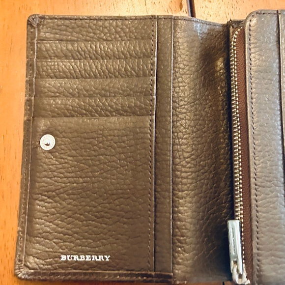 Burberry brown leather with Nova Check design compact wallet. Unisex - Picture 12 of 14